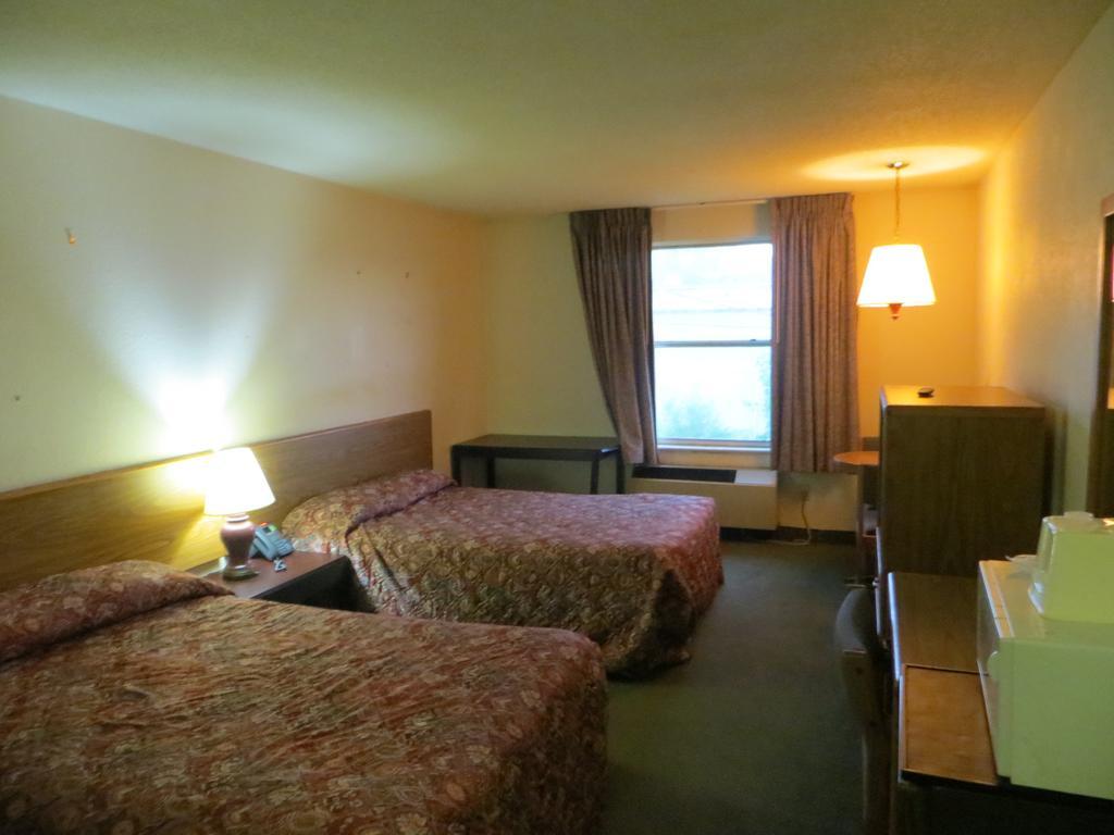 Hollywood Inn & Suites Gurnee Exterior foto